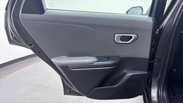 Used 2025 Kia K4 FWD image 16