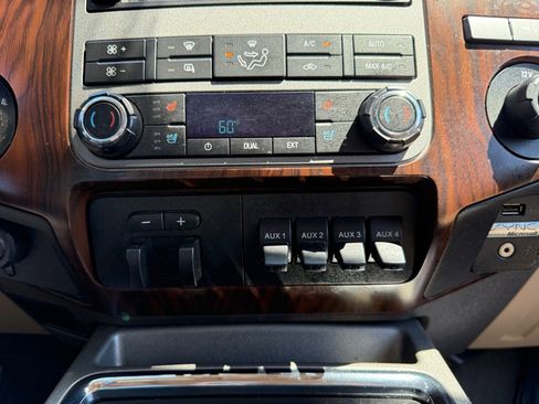Used 2011 Ford F350 Lariat w/ Lariat Ultimate Pkg AWD/4WD image 35
