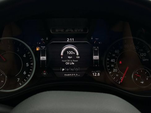 Used 2022 RAM 1500 Laramie AWD/4WD image 17
