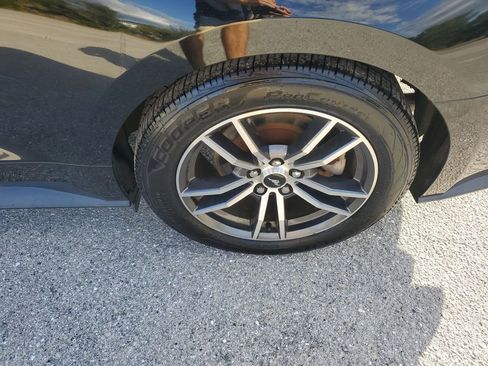 Used 2017 Ford Mustang Premium image 20