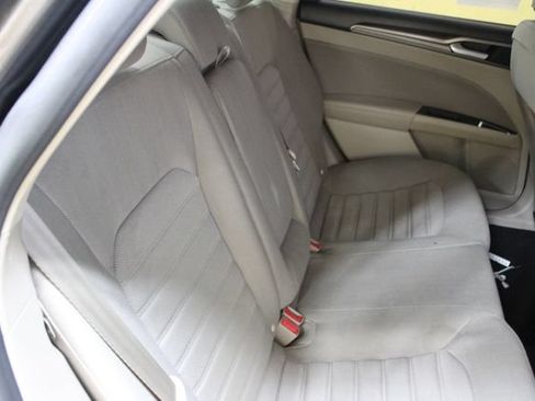 Used 2019 Ford Fusion SE AWD/4WD image 11