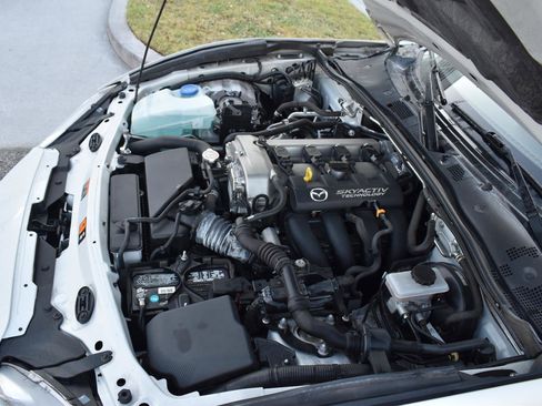 Used 2019 MAZDA MX-5 Miata RF Grand Touring image 16