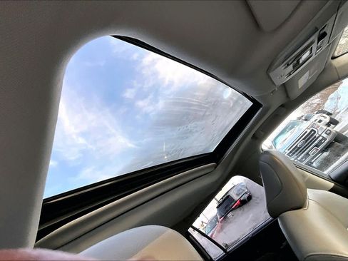 Used 2021 Toyota Highlander XLE image 14