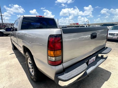 Used 2005 GMC Sierra 1500 W/T image 5