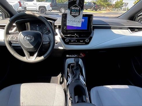 Used 2025 Toyota Corolla SE image 15