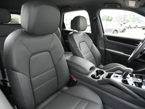 Used 2021 Porsche Cayenne AWD/4WD image 29