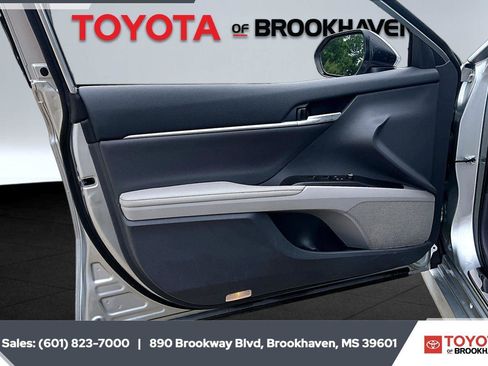 Used 2024 Toyota Camry XLE w/ Cold Weather Package FWD image 17