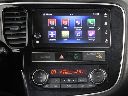 Used 2019 Mitsubishi Outlander SE image 7