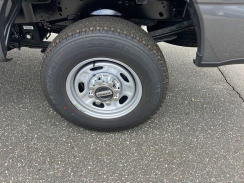 New 2026 Ford F250 XL w/ XL Chrome Package image 22