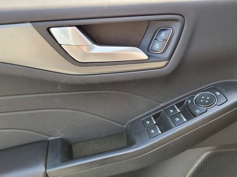 Used 2024 Ford Escape SE image 29