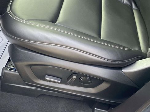 Used 2022 Ford Explorer XLT w/ Equipment Group 202A image 51