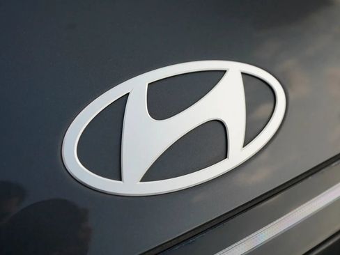 Used 2024 Hyundai Kona SEL AWD/4WD image 9