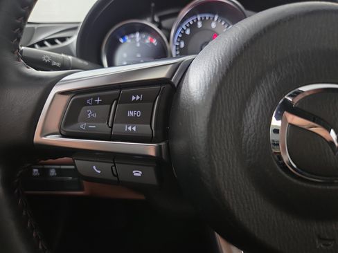 Used 2019 MAZDA MX-5 Miata RF Grand Touring RWD image 14