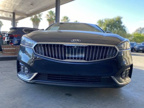 Used 2017 Kia Cadenza Limited FWD image 36
