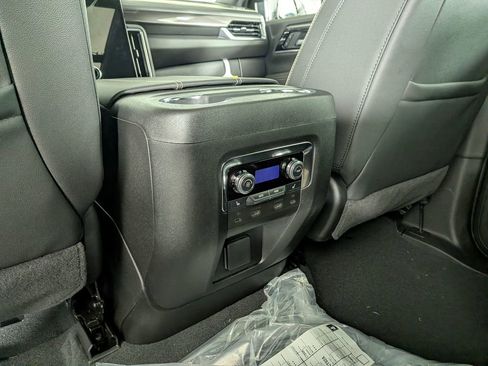 New 2026 GMC Yukon XL Elevation image 36