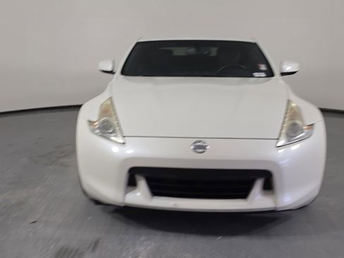 Used 2011 Nissan 370Z Touring RWD image 2