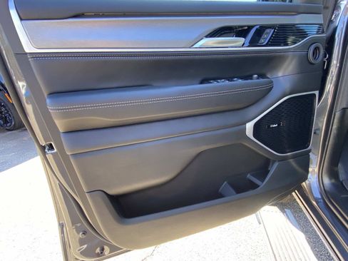 New 2026 Jeep Grand Wagoneer Limited image 12