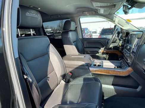 Used 2019 Chevrolet Silverado 2500 High Country w/ Duramax Plus Package image 25