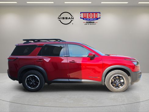 Used 2024 Nissan Pathfinder Rock Creek AWD/4WD image 2