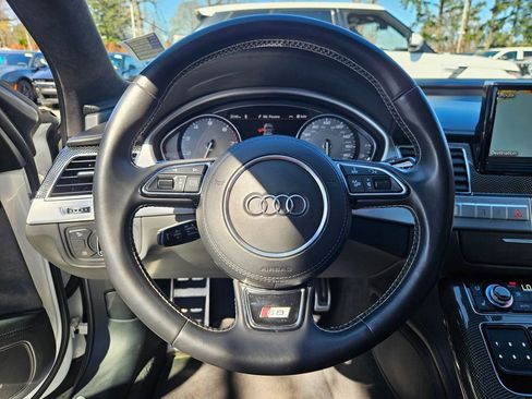 Used 2014 Audi S8 image 20