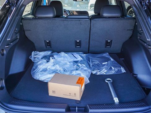 New 2026 Chevrolet Equinox EV LT image 24