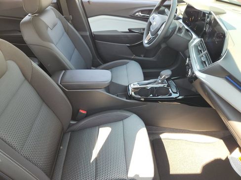 New 2026 Chevrolet Trax LT w/ Driver Confidence Package FWD image 11