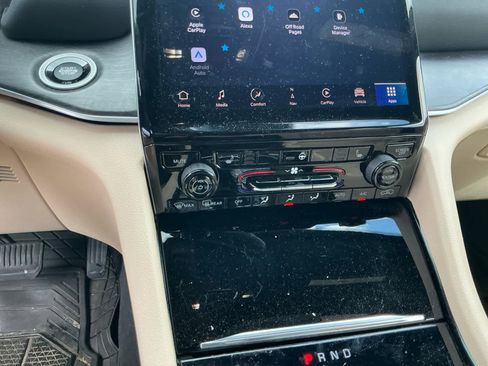 Used 2023 Jeep Grand Cherokee L Limited image 24