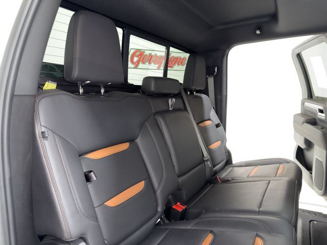 Used 2025 GMC Sierra 2500 AT4 w/ AT4 Premium Plus Package AWD/4WD image 19