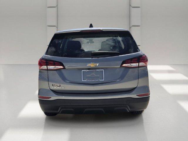 Used 2024 Chevrolet Equinox LS w/ Driver Confidence II Package FWD image 4