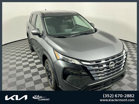 Used 2024 Nissan Rogue SV FWD image 1