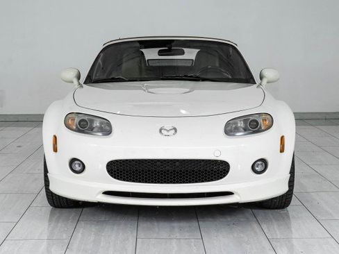 Used 2008 MAZDA MX-5 Miata Grand Touring w/ Premium Pkg RWD image 3