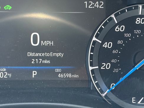 Used 2020 Toyota Highlander XLE FWD image 11