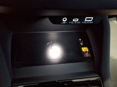 Certified 2025 Subaru Forester Premium image 28