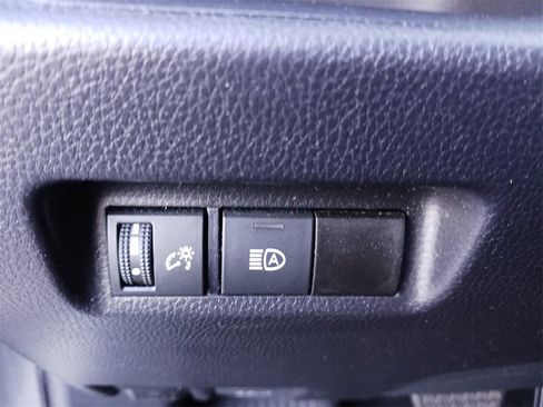 Used 2021 Toyota RAV4 XLE image 33