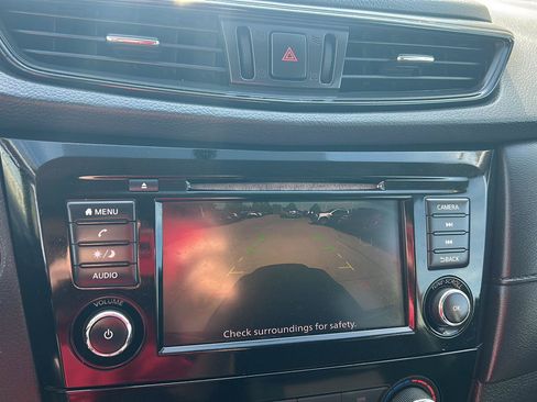 Used 2018 Nissan Rogue SV AWD/4WD image 5