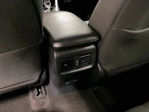 Used 2025 Toyota RAV4 LE AWD/4WD image 27