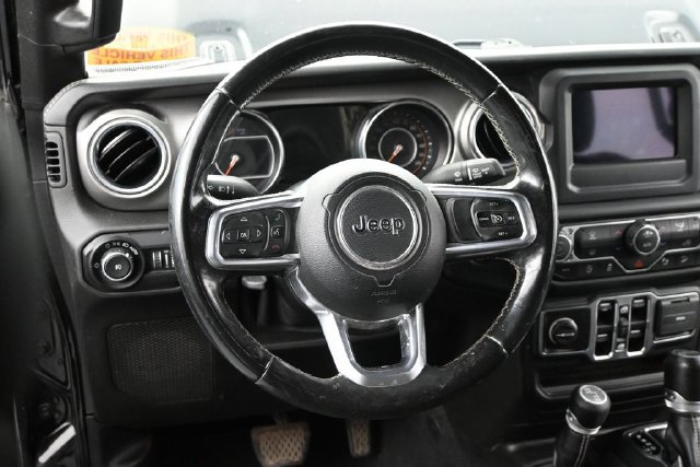Used 2018 Jeep Wrangler Unlimited Sahara w/ Safety Group AWD/4WD image 28
