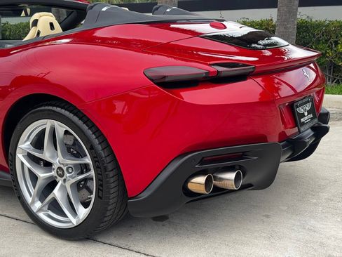Used 2024 Ferrari Roma Spider RWD image 5