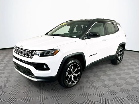 Certified 2025 Jeep Compass Limited AWD/4WD image 5