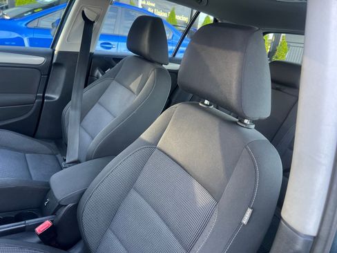 Used 2014 Volkswagen Golf 4-Door image 12