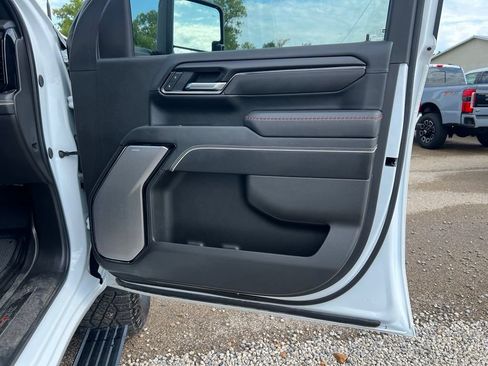 Used 2025 GMC Sierra 2500 AT4X AWD/4WD image 21