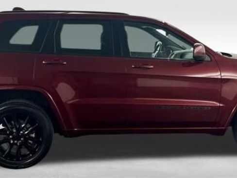 Used 2022 Jeep Grand Cherokee Laredo X RWD image 10