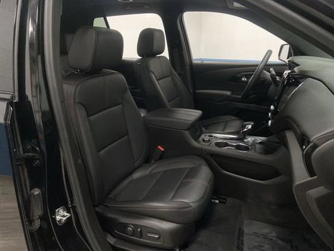 Used 2023 Chevrolet Traverse RS image 31
