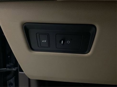 Used 2016 Land Rover Range Rover Sport HSE image 23