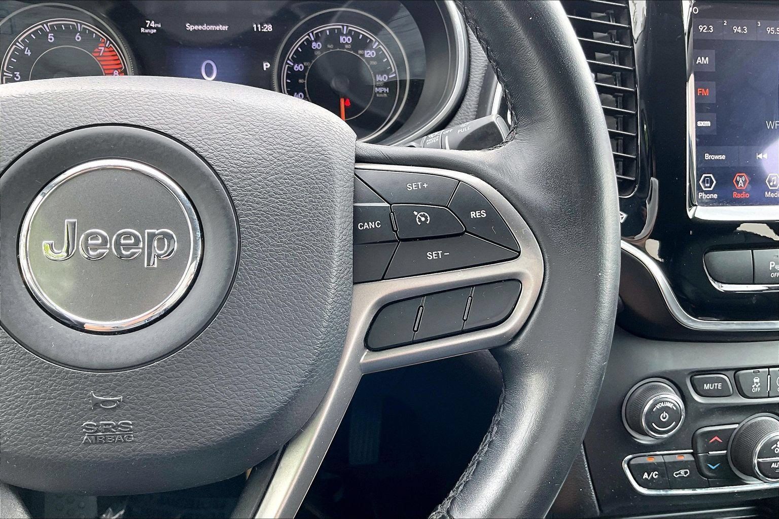 Used 2019 Jeep Cherokee Limited AWD/4WD image 25