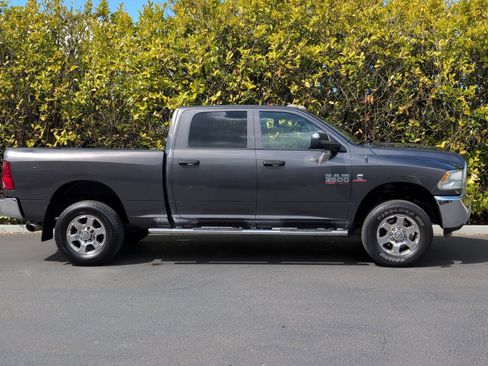 Used 2016 RAM 3500 Tradesman w/ Chrome Appearance Group AWD/4WD image 3