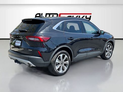 Used 2024 Ford Escape Platinum w/ Premium Technology Package AWD/4WD image 7