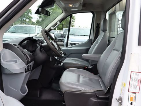 Used 2019 Ford Transit 250 138 RWD image 19