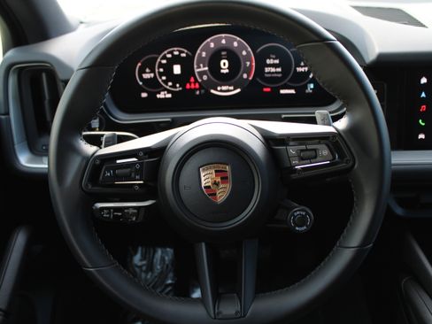 Certified 2025 Porsche Cayenne image 17