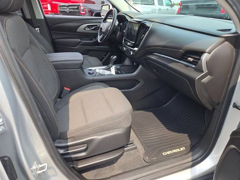 Certified 2019 Chevrolet Traverse LT FWD image 7